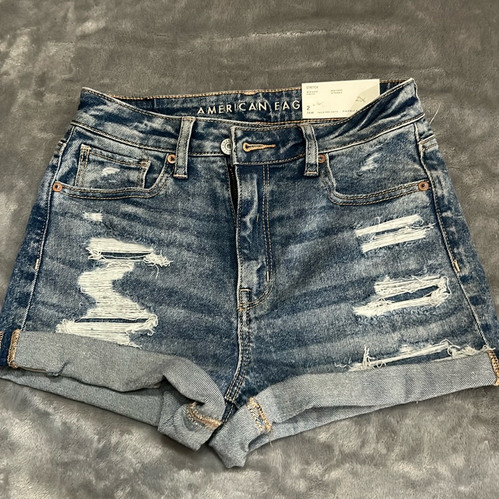 American Eagle Mom short stretch size 2 cuffed jean shorts- 3 inch inseam